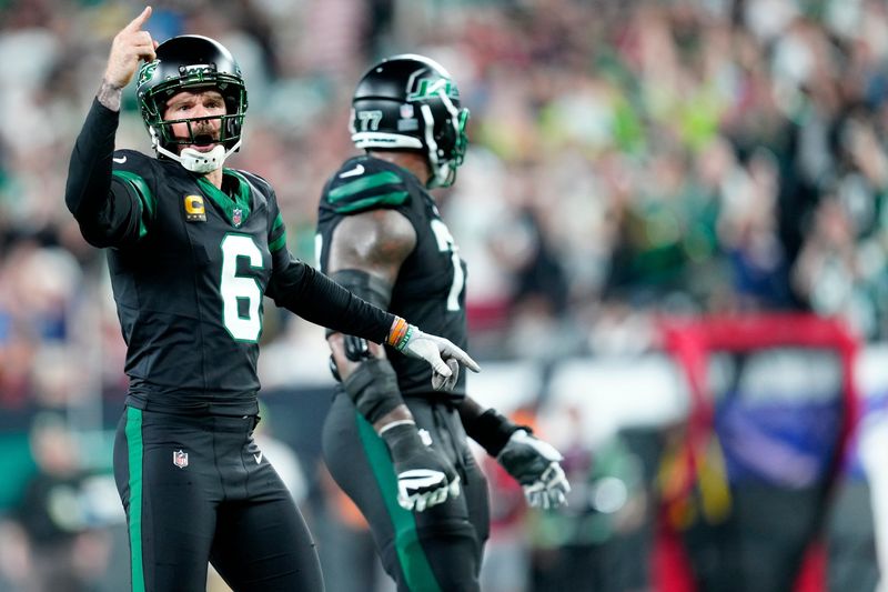 New York Jets punter Thomas Morstead (6) reacts as Gang Green have a two-score lead in the fourth quarter, Thursday, October 31, 2024, in East Rutherford.