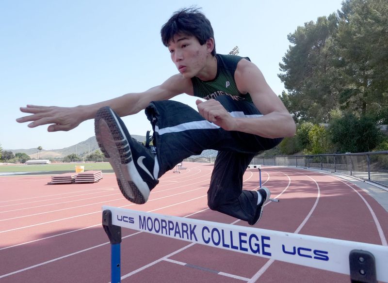 Thousand Oaks High's Lucas Schneider won a CIF-Southern Section title and finished third at the state meet in the 300-meter hurdles in his junior season.