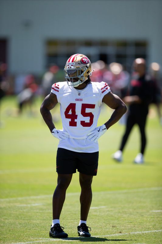 May 9, 2025; Santa Clara, CA, USA; San Francisco 49ers third-round draft pick Nick Martin (45) works out with his teammates during the team’s rookie minicamp. Mandatory Credit: D. Ross Cameron-Imagn Images