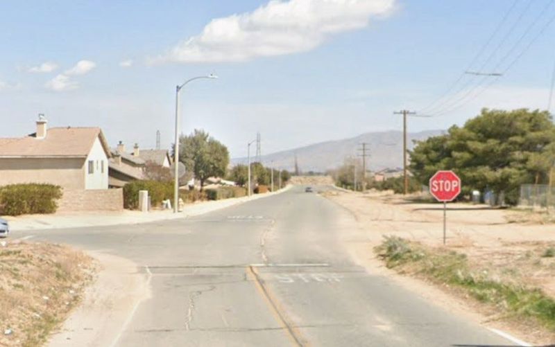 The intersection of Muscatel Street and Fuente Avenue in Hesperia, pictured in a Google Street View image.