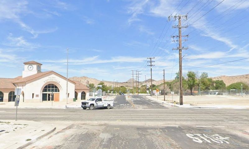 The intersection of D Street and 6th Street in Victorville, pictured in a Google Street View image.