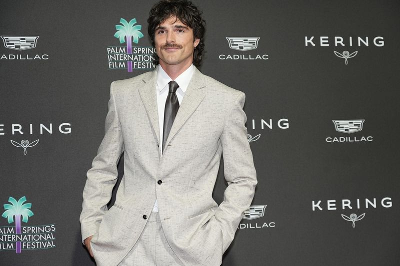 Jacob Elordi arrives on the red carpet for the Palm Springs International Film Awards in Palm Springs, Calif., on Saturday, January 3, 2025.