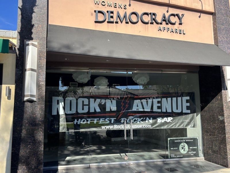 Signage for the new Rock'N Avenue bar on El Paseo.
