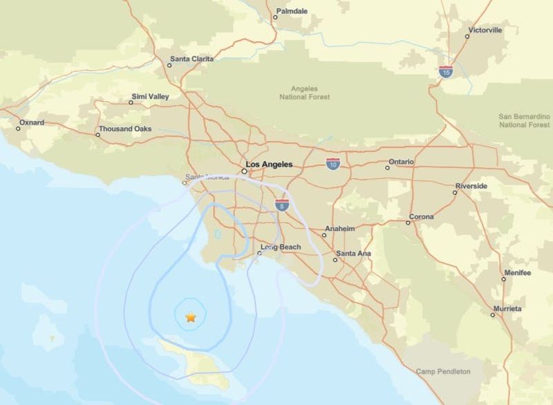 A magnitude 3.5 earthquake struck Sunday night just off the Southern California coast near Catalina Island.