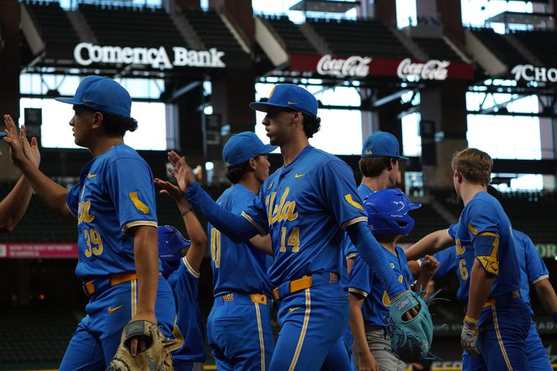 Mar 1, 2026; Arlington, TX, USA; UCLA Bruins against Mississippi State Bulldogs during the Amegy Bank College Baseball Series at Globe Life Field. Mandatory Credit: Dustin Safranek-Imagn Images