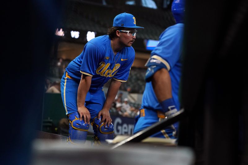 Mar 1, 2026; Arlington, TX, USA; UCLA Bruins against Mississippi State Bulldogs during the Amegy Bank College Baseball Series at Globe Life Field. Mandatory Credit: Dustin Safranek-Imagn Images