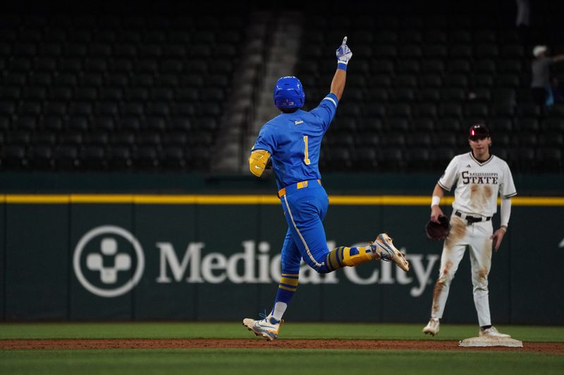 Mar 1, 2026; Arlington, TX, USA; UCLA Bruins against Mississippi State Bulldogs during the Amegy Bank College Baseball Series at Globe Life Field. Mandatory Credit: Dustin Safranek-Imagn Images