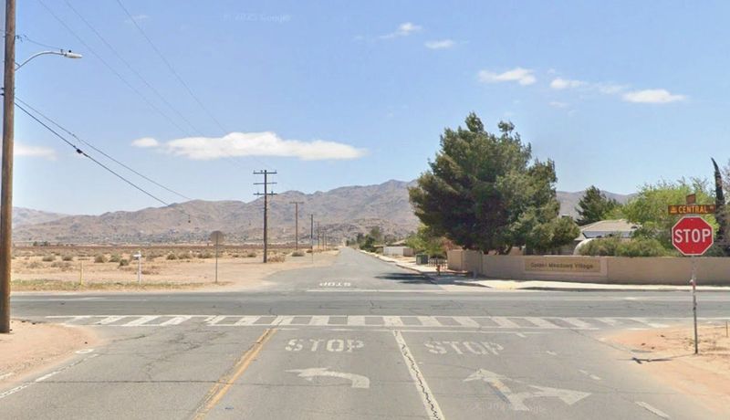 the intersection of Central Rd and Ramona Avenue in Apple Valley