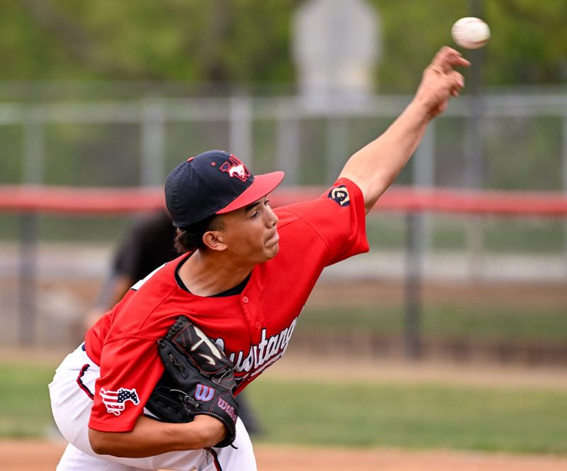 Tulare Western's MJ Chavez pitches against Independence in the 42nd annual Tulare/Visalia Pro-PT Baseball Invitational on Tuesday, March 31, 2026.