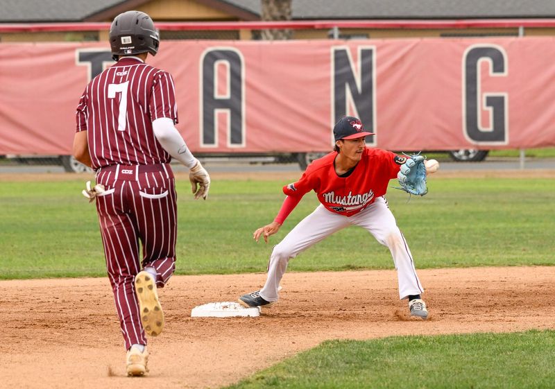 Tulare Western's Matthew Corral takes a throw to out Independence's David Baralt Portillo at 2nd in the 42nd annual Tulare/Visalia Pro-PT Baseball Invitational on Tuesday, March 31, 2026.