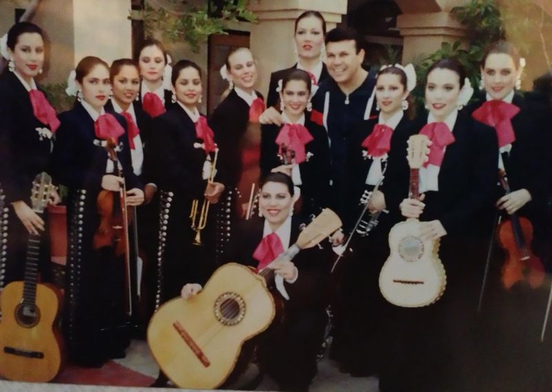 The first members of Mariachi Reyna de Los Ángeles in 1994.