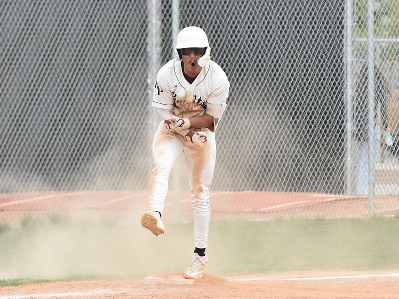 Riverside Prep’s Victor Herrera is the Joe Orthodontics High School Athlete of the Week.