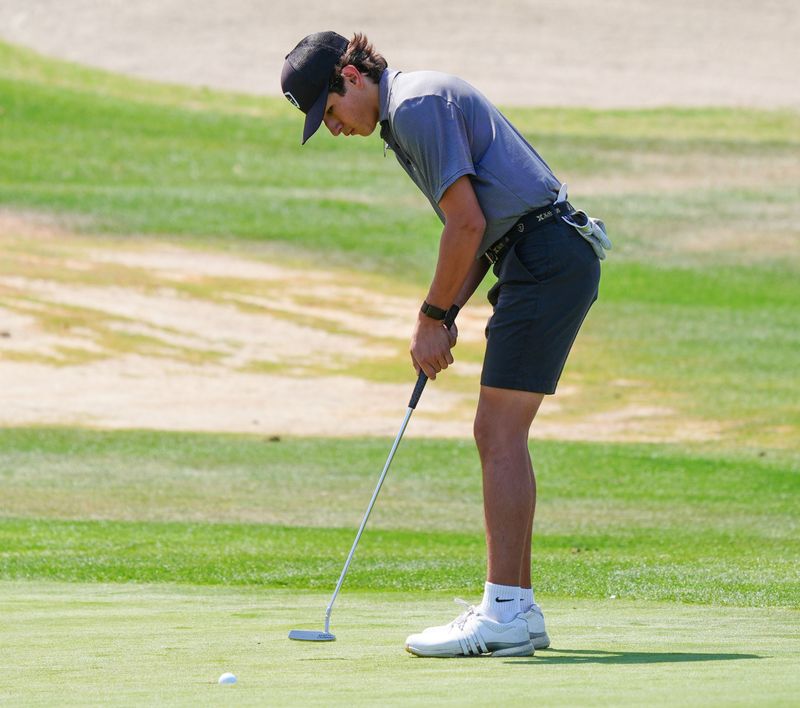 Ayden Rosales of Xavier Prep putts on the fourth hole at the Classic Club during the DEL boys golf finals in Palm Desert, Calif., April 30, 2026.