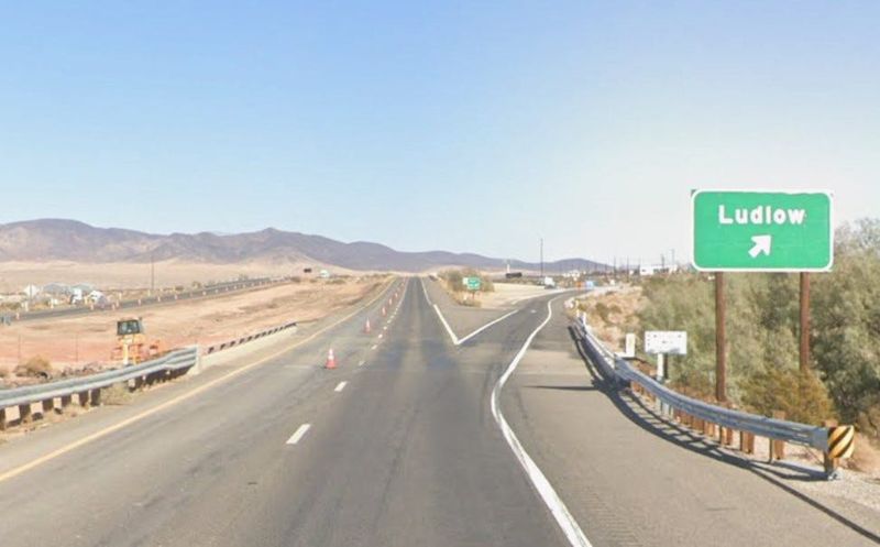 The eastbound 40 Freeway, approaching Crucero Road, in Ludlow.
