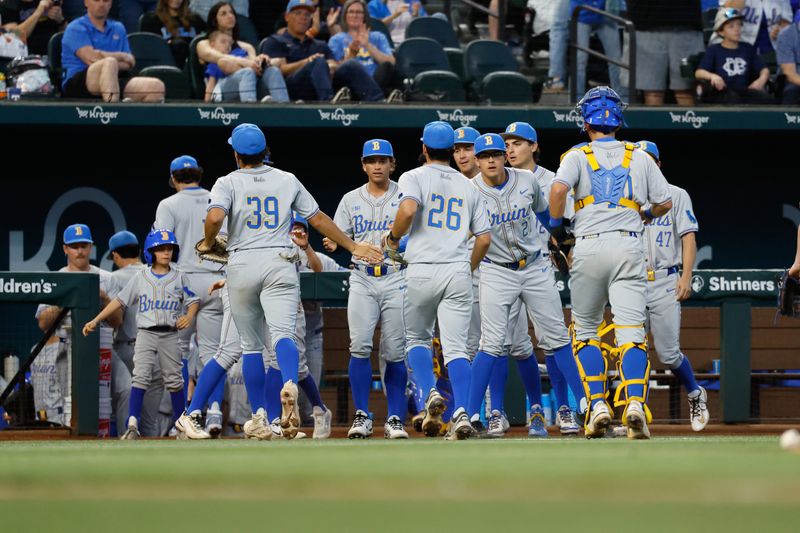 Feb 27, 2026; Arlington, TX, USA; UCLA vs, Tennessee during the Amegy Bank College Baseball Series at Globe Life Field. Mandatory Credit: Chris Jones-Imagn Images