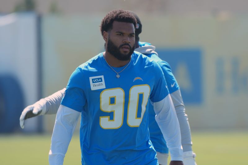 May 19, 2026; El Segundo, CA, USA; Los Angeles Chargers linebacker Akheem Mesidor (90) during offseason workouts at The Bolt. Mandatory Credit: Kirby Lee-Imagn Images