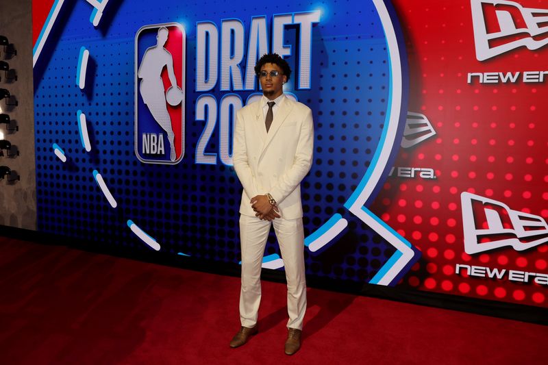 Jun 23, 2026; New York, NY, USA; Draft prospect Yaxel Lendeborg poses for photos on the red carpet before the 2026 NBA draft at Barclays Center. Mandatory Credit: Brad Penner-Imagn Images