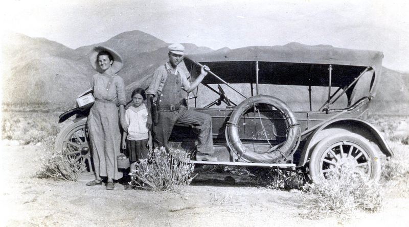 Zaddie, Frances and Ed Bunker c.1914.