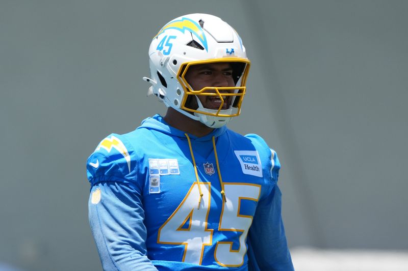 Jun 17, 2026; El Segundo, CA, USA; Los Angeles Chargers linebacker Tuli Tuipulotu (45) during minicamp at The Bolt. Mandatory Credit: Kirby Lee-Imagn Images