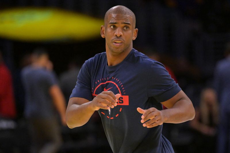 Nov 25, 2025; Los Angeles, California, USA;  Los Angeles Clippers guard Chris Paul (3) warms up prior to the game against the Los Angeles Lakers at Crypto.com Arena. Mandatory Credit: Jayne Kamin-Oncea-Imagn Images