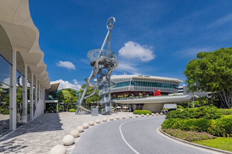 Turnberry, the developer and owner of JW Marriott Nashville, is also known for its Aventura Mall in Aventura, Florida, which features a 93-foot slide tower designed by artist Carsten Höller, among other museum-caliber works of interactive art.