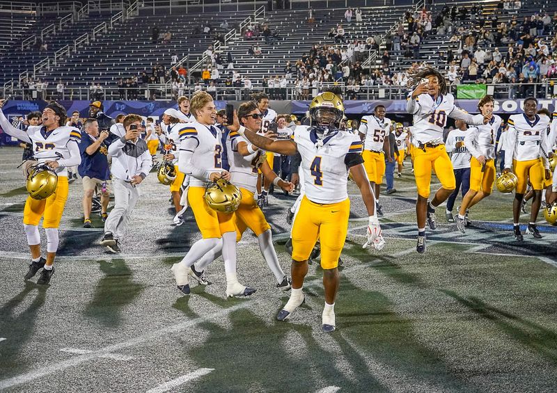 The St. Thomas Aquinas Raiders celebrate their 34-0 victory over the Lakeland Dreadnaughts in the FHSAA Class 5A Football Championship on Thursday, December 12, 2024 in Miami, FL. Jeff Romance/Special to the USA Today Florida Network