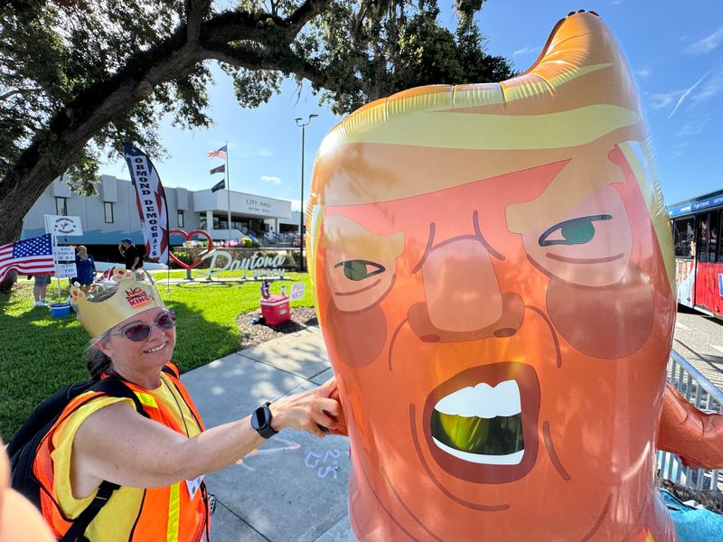 'No Kings' protest kicks off near City Hall in Daytona Beach on Saturday, June 14, 2025.