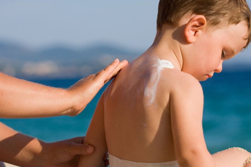 According to the consumer watchdog organization Environmental Working Group, an alarmingly high number of sunscreens on the market are not as effective as they purport to be — and fewer than 25% meet their standards safety and efficacy.