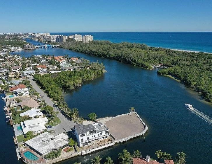 The Boca Raton City Council rejected a proposed development plan to fill in a cove above submerged property off the Intracoastal Waterway and build a row of houses on 4 acres of the new land.