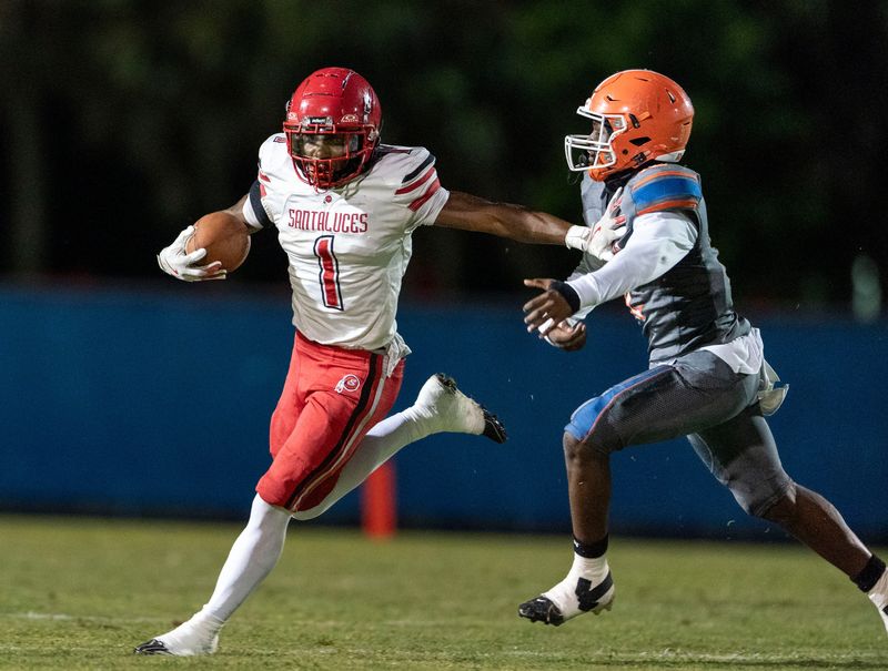Santaluces running back Kelsey Gerald runs the ball against the Gators in Palm Beach Gardens, Florida, on August 29, 2025.