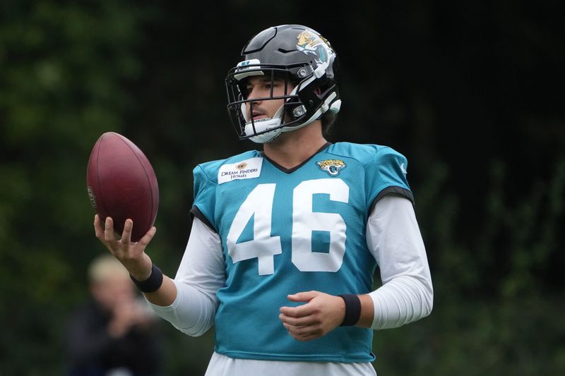 Oct 16, 2024; Watford, United Kingdom; Jacksonville Jaguars long snapper Ross Matiscik (46) during practice at The Grove. Mandatory Credit: Kirby Lee-Imagn Images