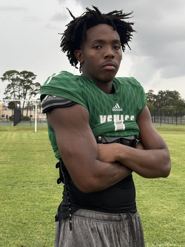 Senior quarterback Darryon Jones, a three-star prospect committed to Howard, transferred to Venice High on Friday, Sept. 5.