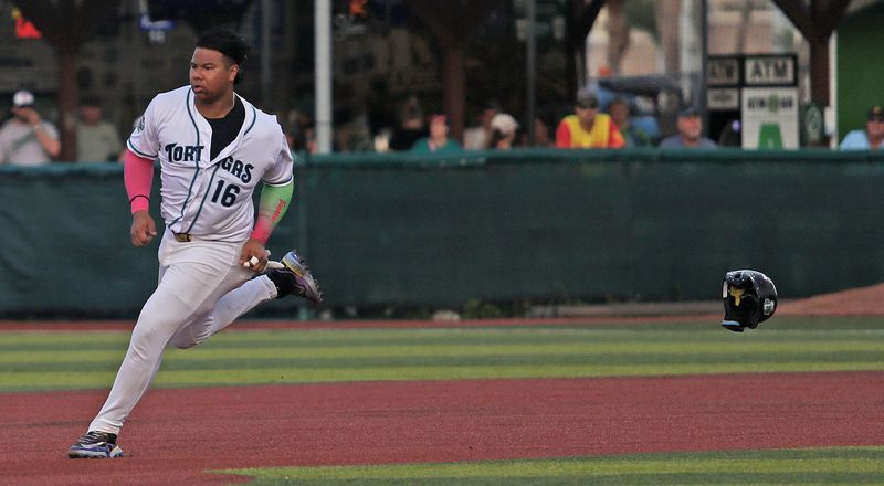Daytona Tortugas' Alfredo Duno (16) runs to second during the game against the St. Lucie Mets at Jackie Robinson Ballpark in Daytona Beach, Wednesday, Sept. 10, 2025.