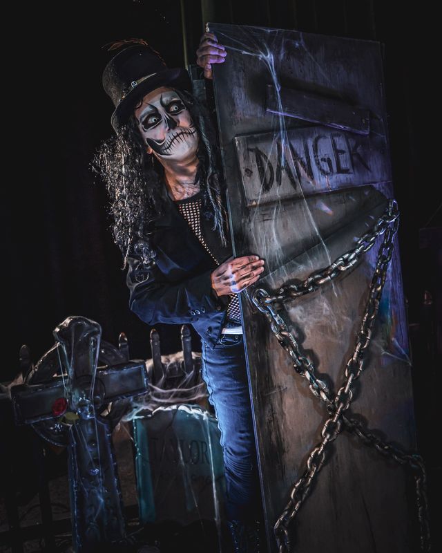 A promotional photo for touring theatrical show The Vampire Circus