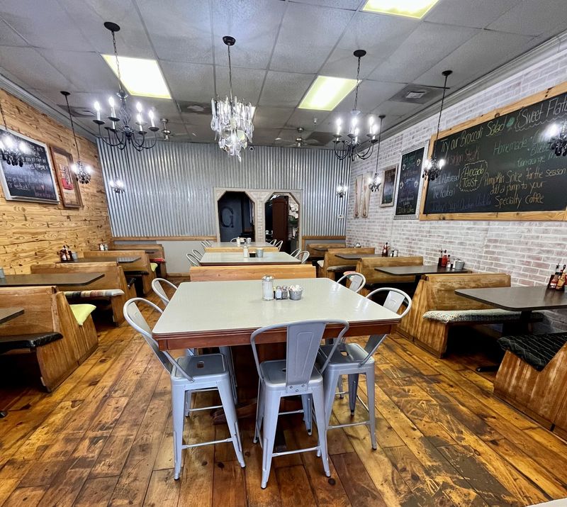 The Morning Bloom serves breakfast and lunch daily in Bridge Plaza in Fort Myers.