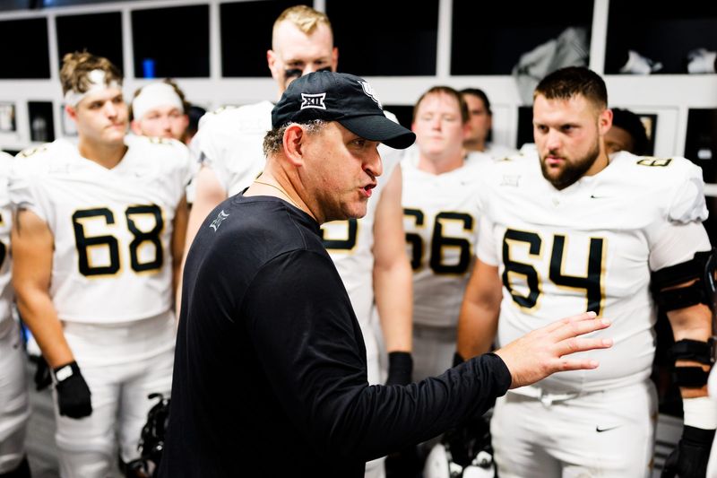 Shawn Clark speaks to UCF's offensive linemen ahead of the team's Aug. 28 home opener against Jacksonville State.