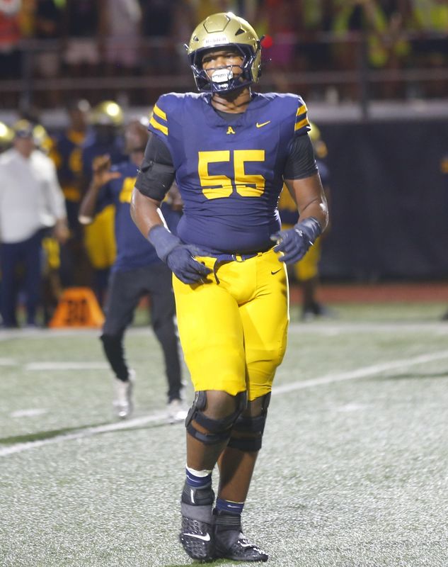 St. Thomas Aquinas OL Mark Matthews in a preseason game against Cardinal Mooney, Aug. 15, 2025.
