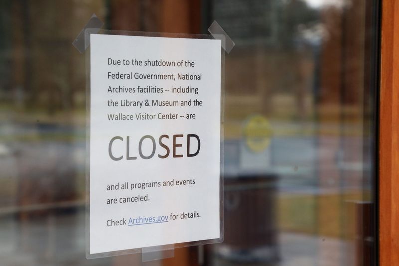 A sign on the door to the FDR Library & Museum's Wallace Visitor Center indicates that due to the government shutdown, the facilities are closed on December 24, 2018.