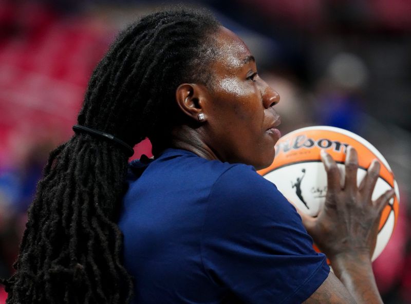 Indiana Fever forward Natasha Howard (6) warms up before a game against the Las Vegas Aces on Sunday, Sept. 28, 2025, at Gainbridge Fieldhouse in Indianapolis.