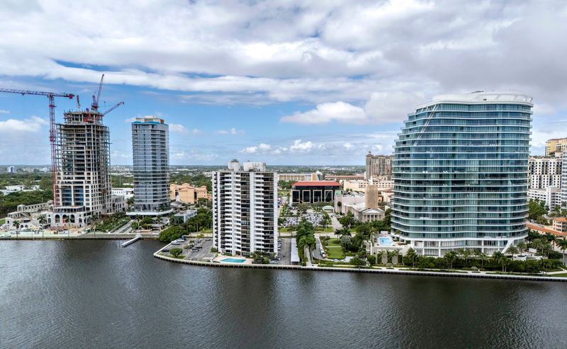 Legal expert answers your questions about homeowner and condo associations.