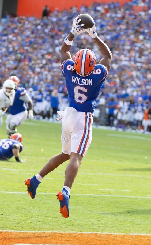 Florida wide receiver Dallas Wilson (6) hauls in a touch down scores during the first half an NCAA football game in Gainesville, FL on Saturday, October 4, 2025. [Alan Youngblood/Gainesville Sun]