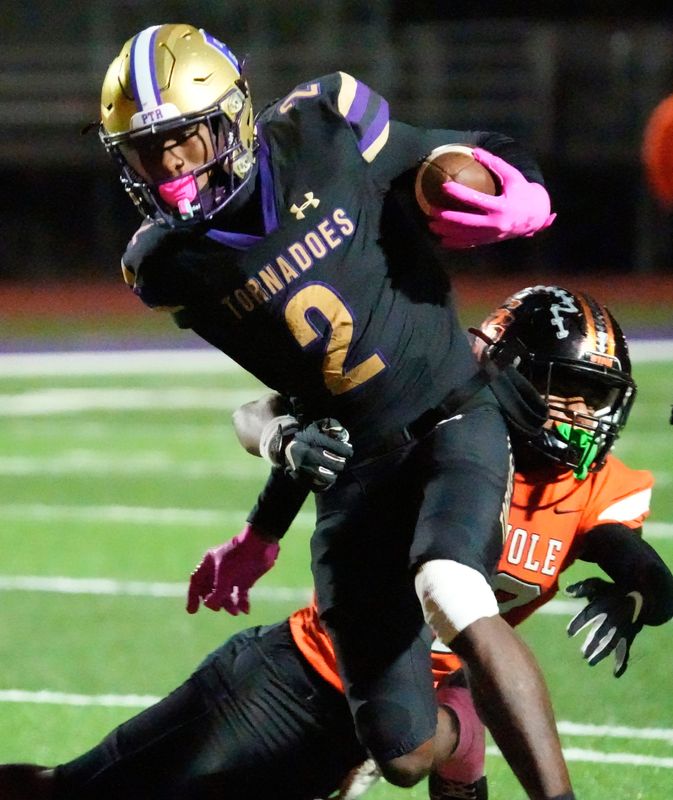 Booker’s Tyren Hornes (#2). The Booker High Tornadoes hosted the Seminole High Warhawks Friday night, Oct. 31, 2025.