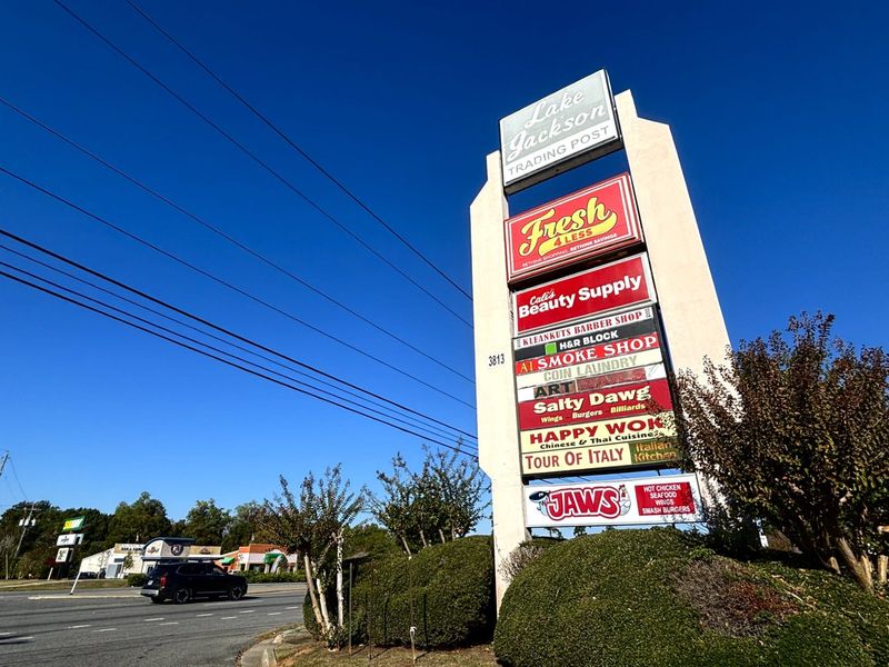 Jaws Hot Chicken & Seafood is coming to Tallahassee in the Lake Jackson Trading Post center.