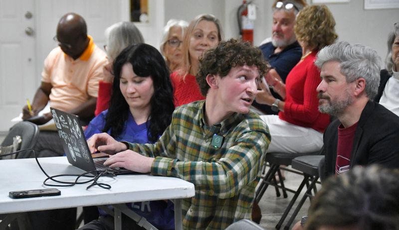 Zander Moricz, executive director of SEE Alliance, a youth-led nonprofit working to organize communities for school board elections, led a public town hall Dec. 8 at the Cocoa-Rockledge Garden Club with about 50 attendees.