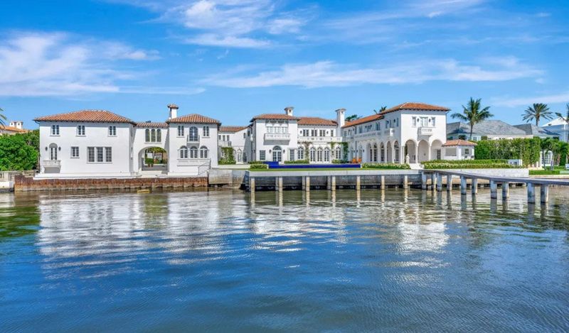 Completely renovated with a raised elevation overlooking 200 feet on the Intracoastal Waterway, Casa del Ensuenos at 800 S. County Road in Palm Beach has been listed at $175 million.