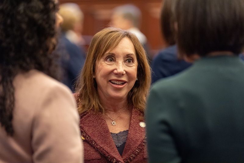 Sen. Lori Berman talks with lawmakers Tuesday, Jan. 13, 2026.
