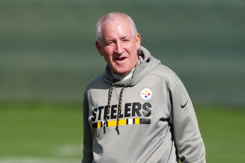 Sep 26, 2025; Maynooth, Ireland; Pittsburgh Steelers special teams coordinator Danny Smith during practice at Carton House. Mandatory Credit: Kirby Lee-Imagn Images