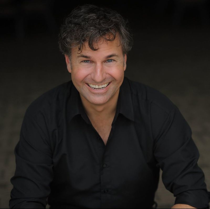 Broadway performer and recording artist Mark Sanders brings Barry Manilow’s unforgettable music to life in a heartfelt tribute at Arts Bonita.
