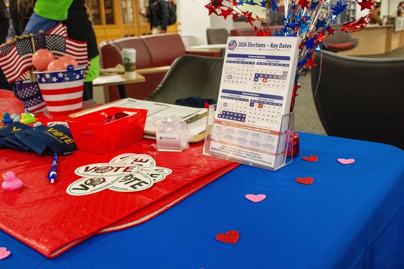 Leon County Supervisor of Elections tables at FSU's Strozier Library to register voters ahead of the 2026 midterm elections
