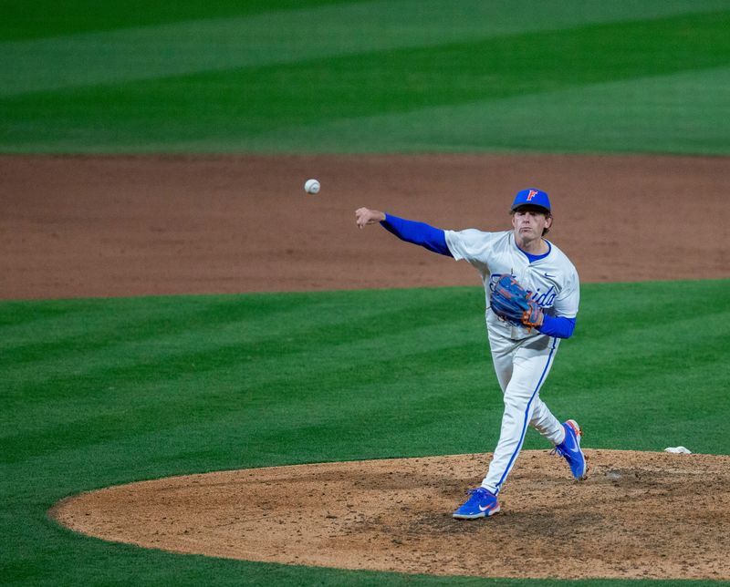 Florida's pitcher Russell Sandefer (17) comes into the game against UAB, Friday, February 13, 2026, at Condron Family Ballpark in Gainesville, Florida. The Gators lost Game 1 to the Blazers 9-7. [Cyndi Chambers/ Gainesville Sun] 2026